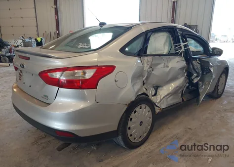 2014 Ford Focus Se from USA, damaged, VIN 1FADP3F22EL376296